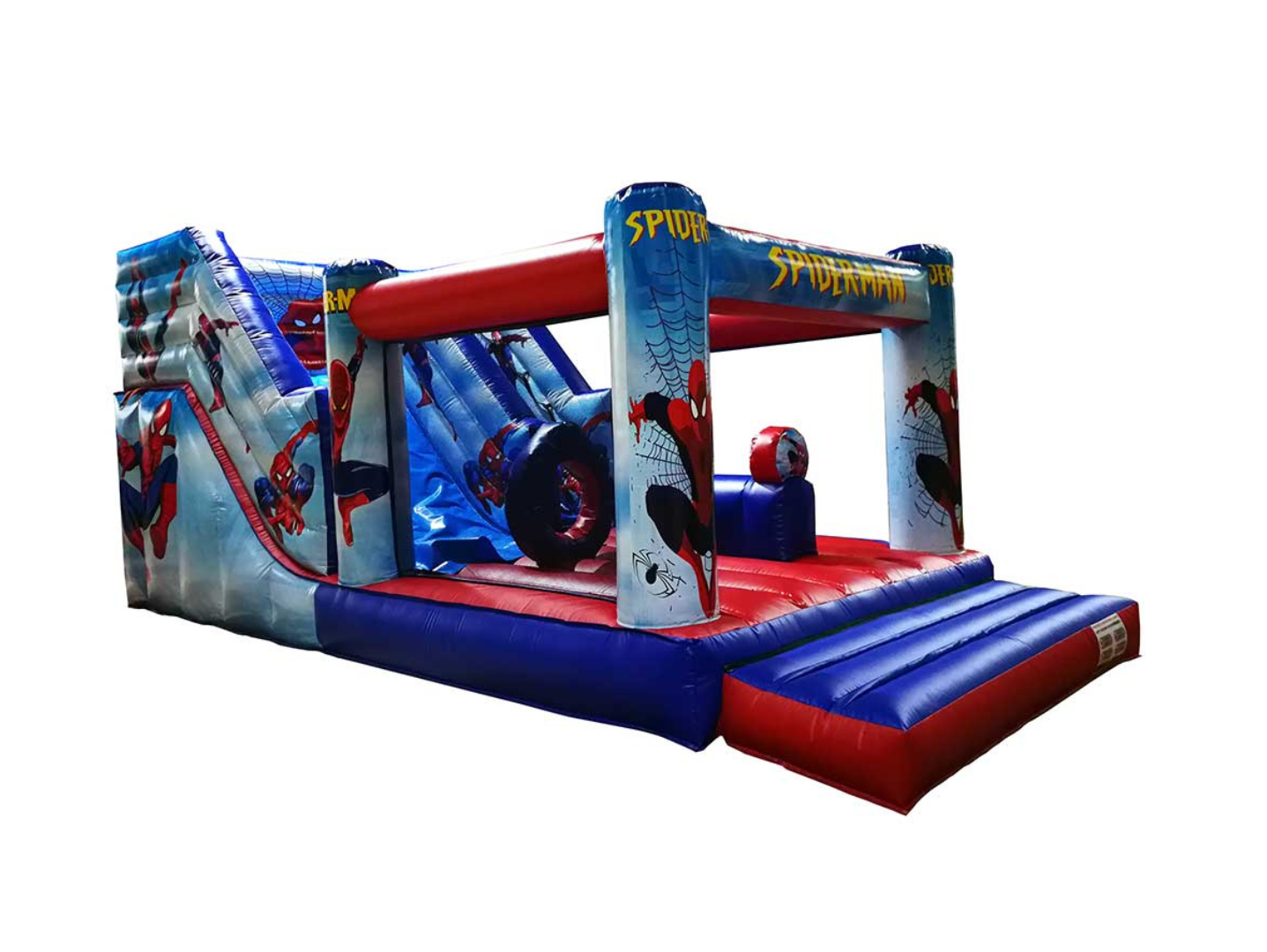 Una casa inflable de Spiderman con un tobogán y una pelota sobre un fondo blanco.