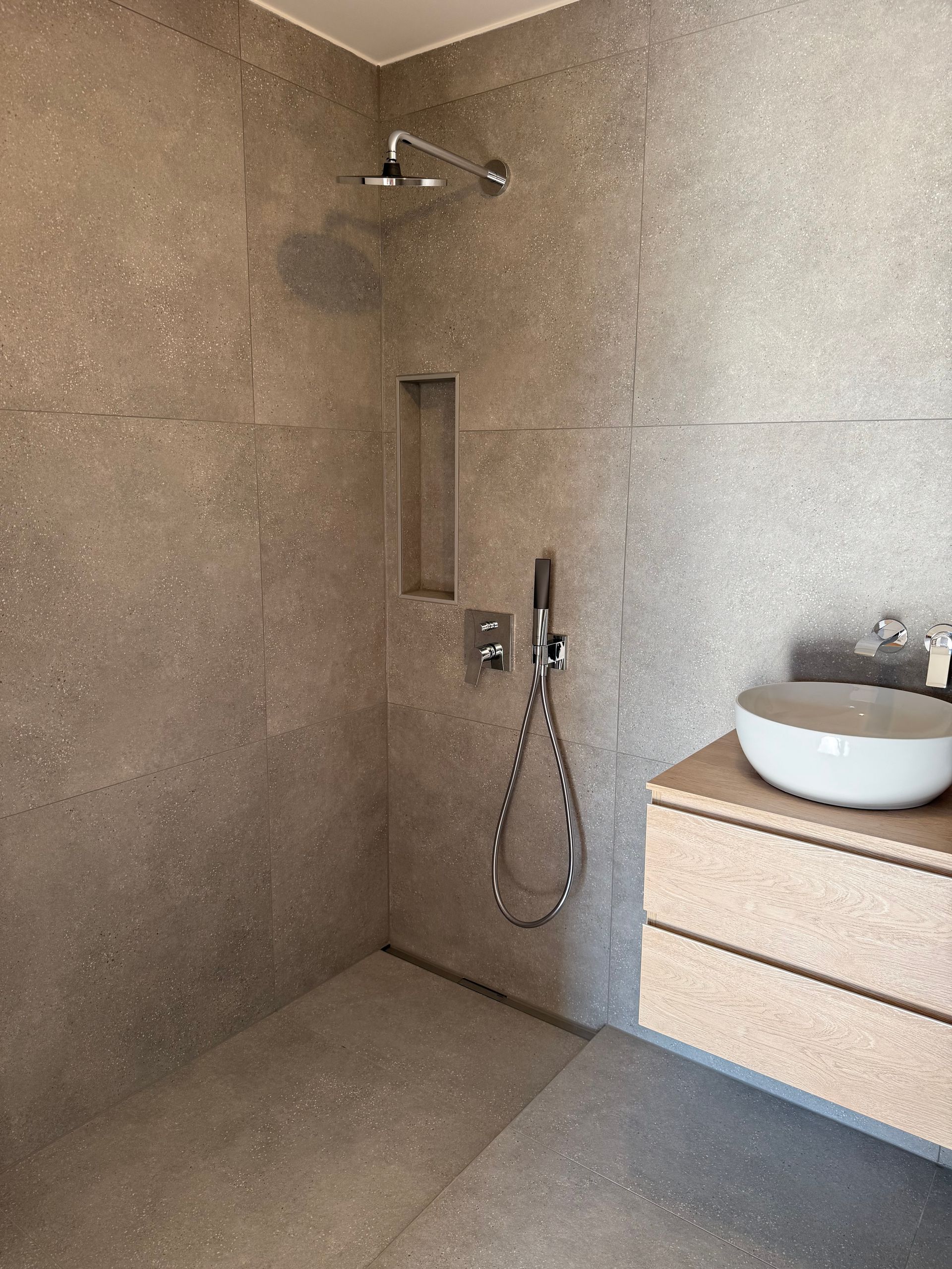 Pose de carrelage, réparation de carrelage - Jasiqi Renovation SARL