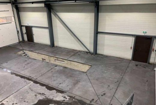 Sol d'un espace professionnel à nettoyer