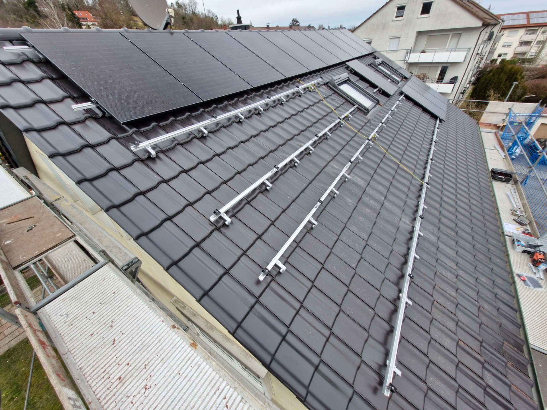 Photovoltaikanlage im Bau