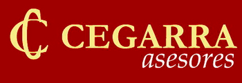 Logotipo de Cegarra Asesores en letras doradas sobre fondo rojo
