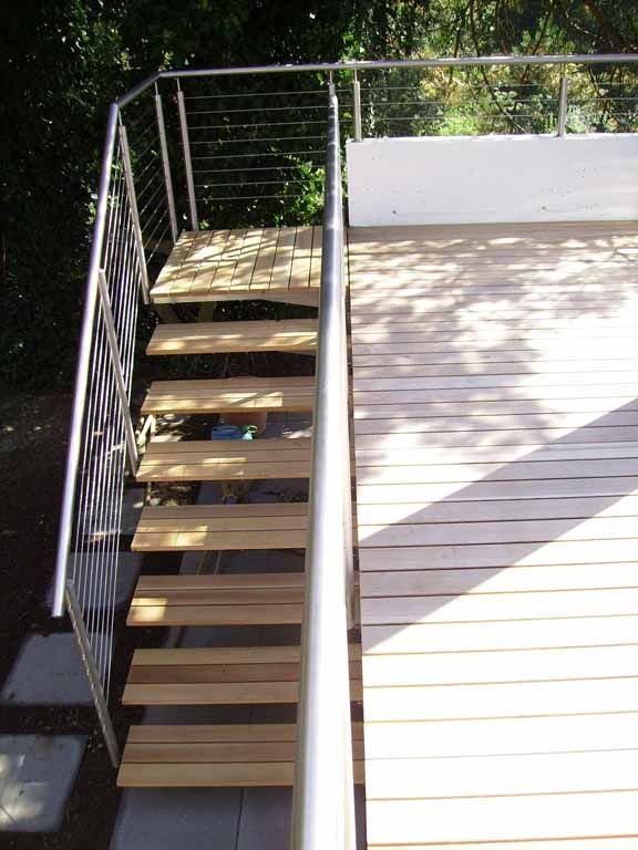 Terrasse mit Treppe - Schreinerei Hansueli Keller - Bauma