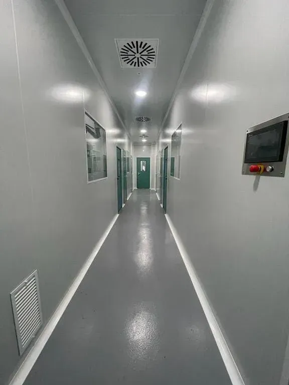 sala blanca ejemplo