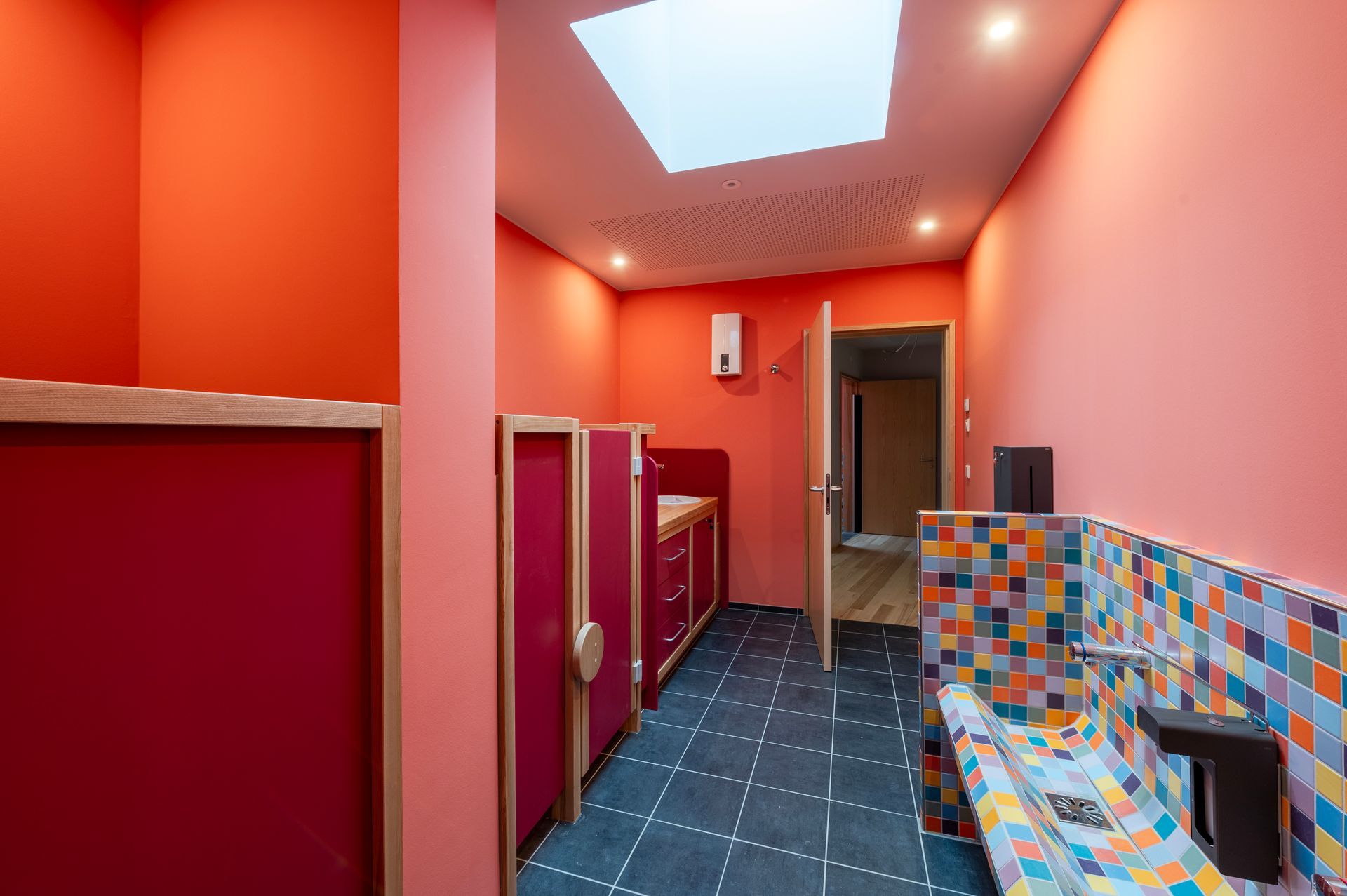 Toilettenräume in rot