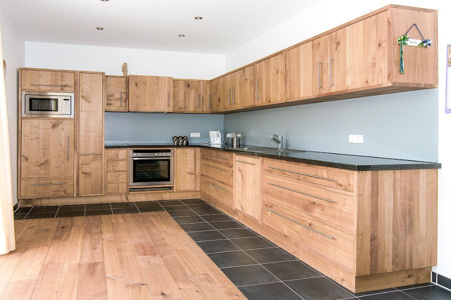 Beispiel Küche Holzarbeit