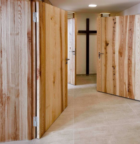 Beispiel Massivholztüren