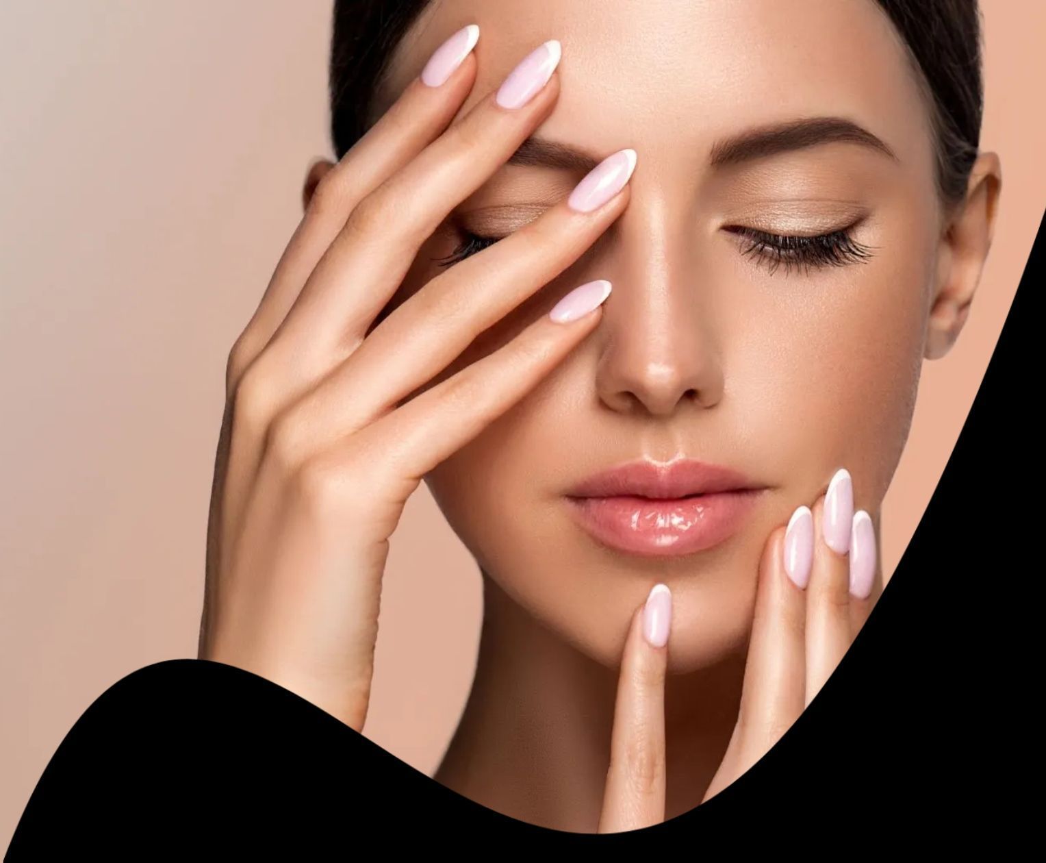 femme aux ongles parfaits