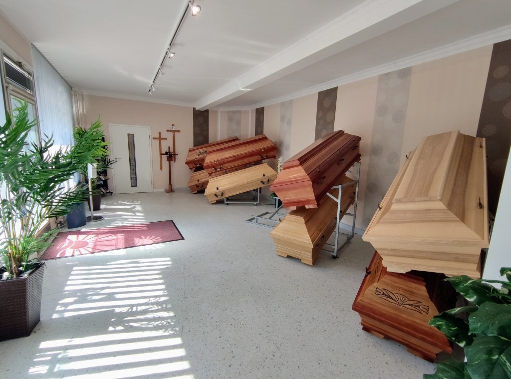 Ausstellung von Särgen, Bestattungen Karow