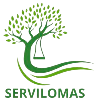 Logotipo de árbol verde con balanza colgante y líneas fluidas sobre la palabra “SERVILOMAS”.