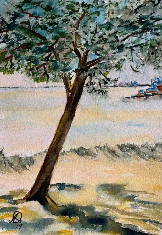 Una pintura de acuarela de un árbol en una playa.