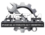 Logotipo para AGTM: llave inglesa y engranaje plateados sobre "AGTM" y texto "PUERTAS AUTOMATICAS Y DOMOTICA".