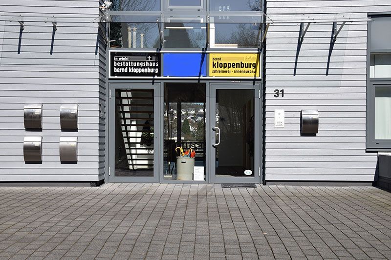 Unsere Tür steht Ihnen offen