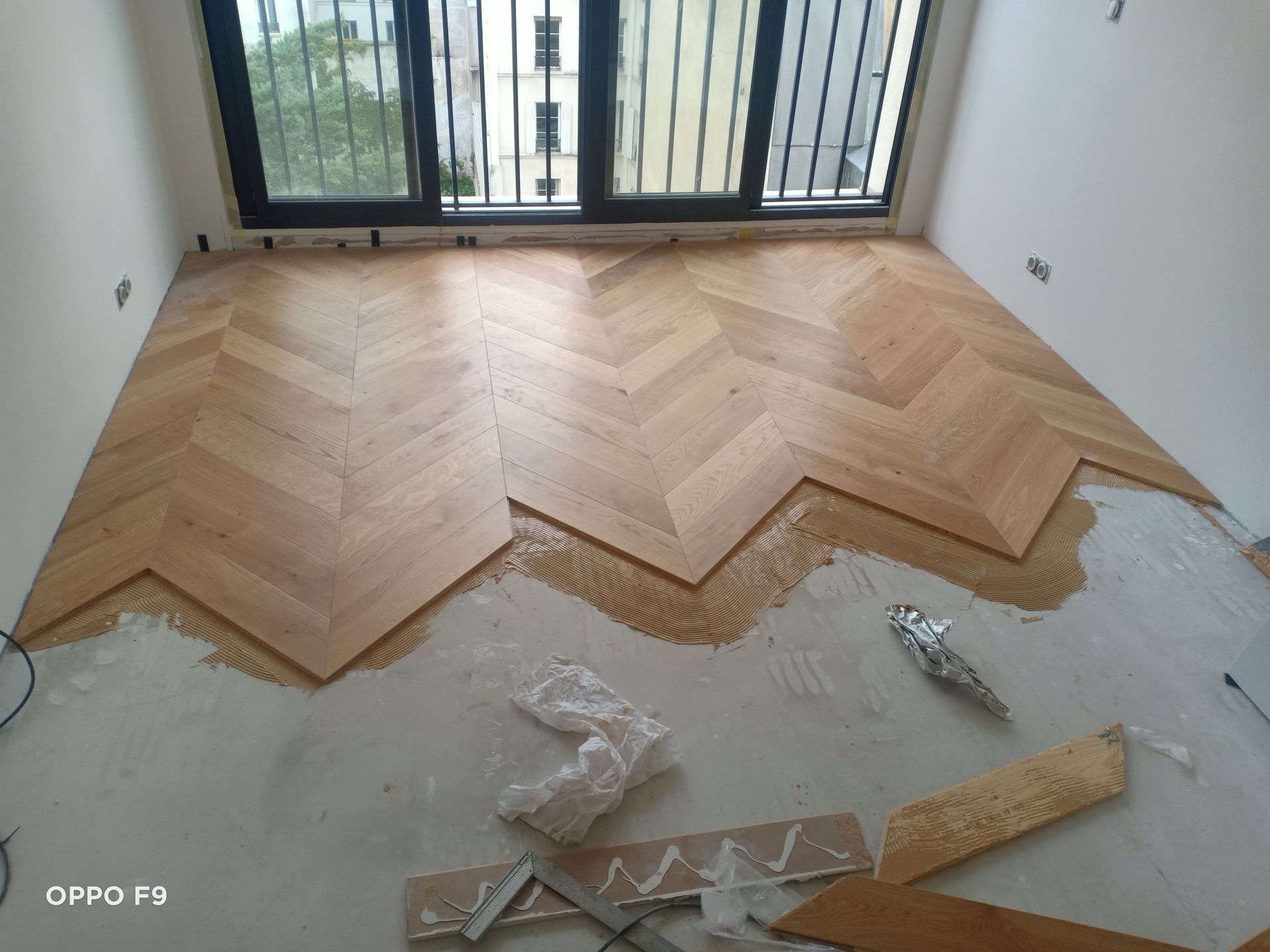 Gros plan sur du parquet massif