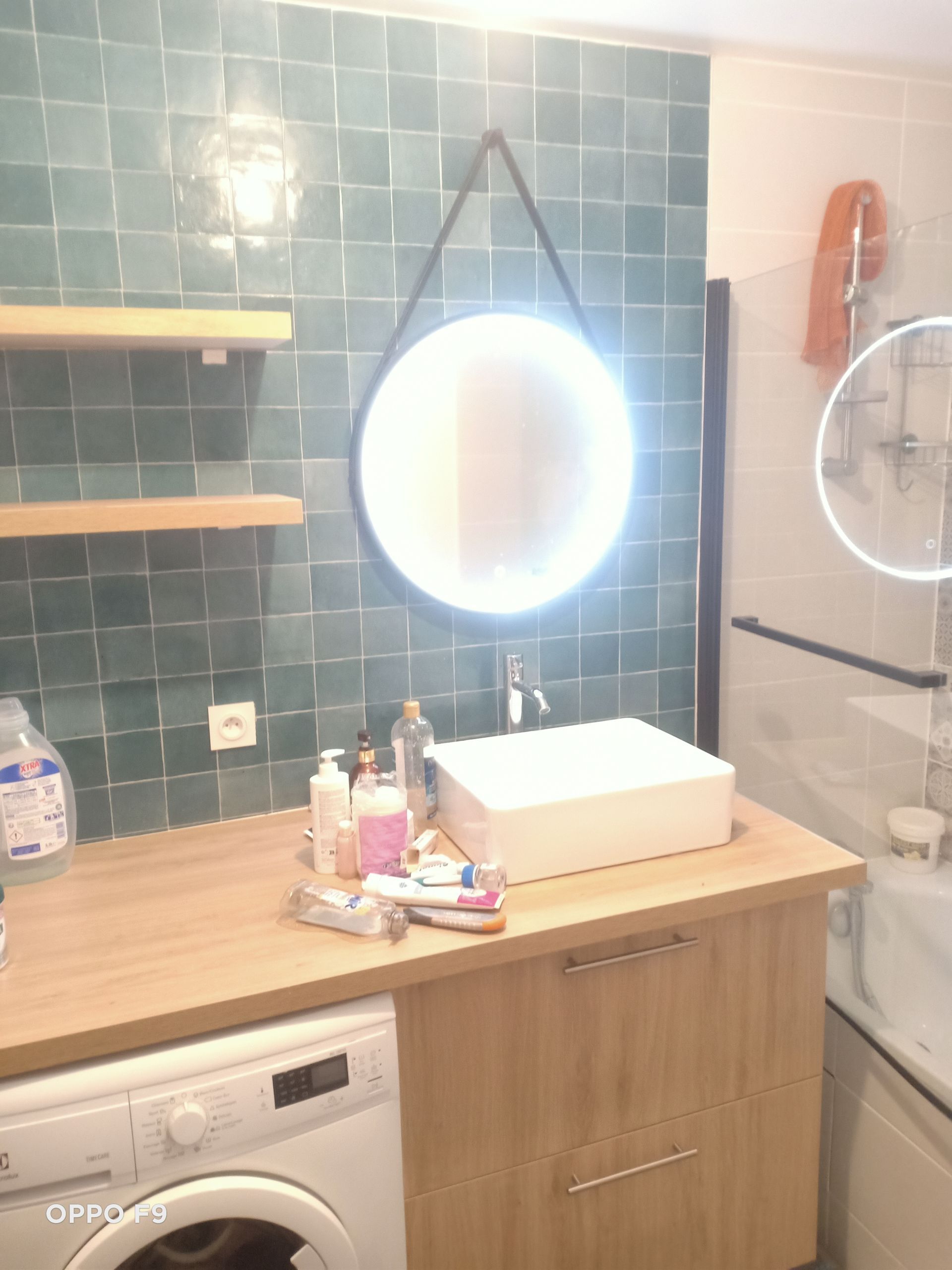 Salle de bains avec un lavabo