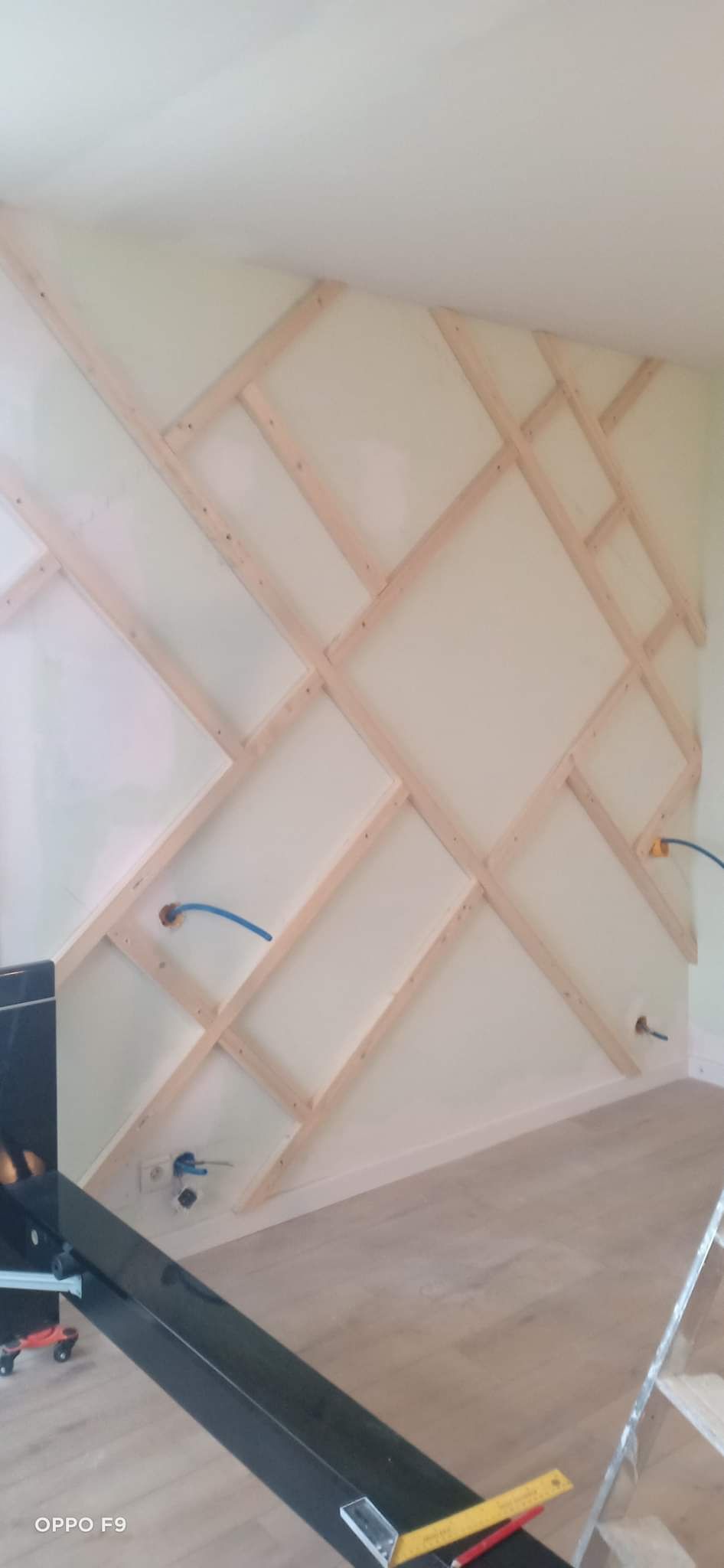 Design en bois sur un mur