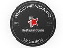 Insignia circular negra con las palabras 