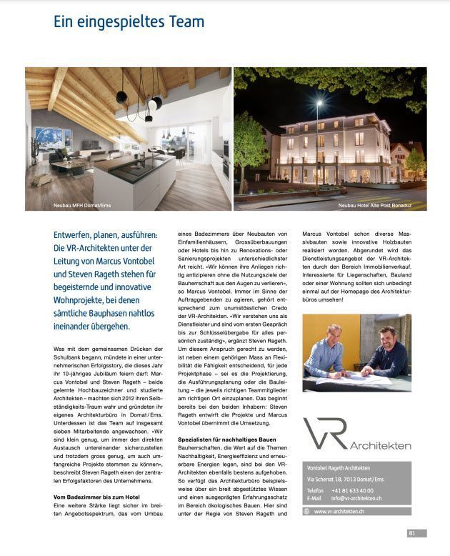 Eine Zeitschriftenseite mit dem Bild eines Hauses und zwei Männern, die an einem Tisch sitzen.