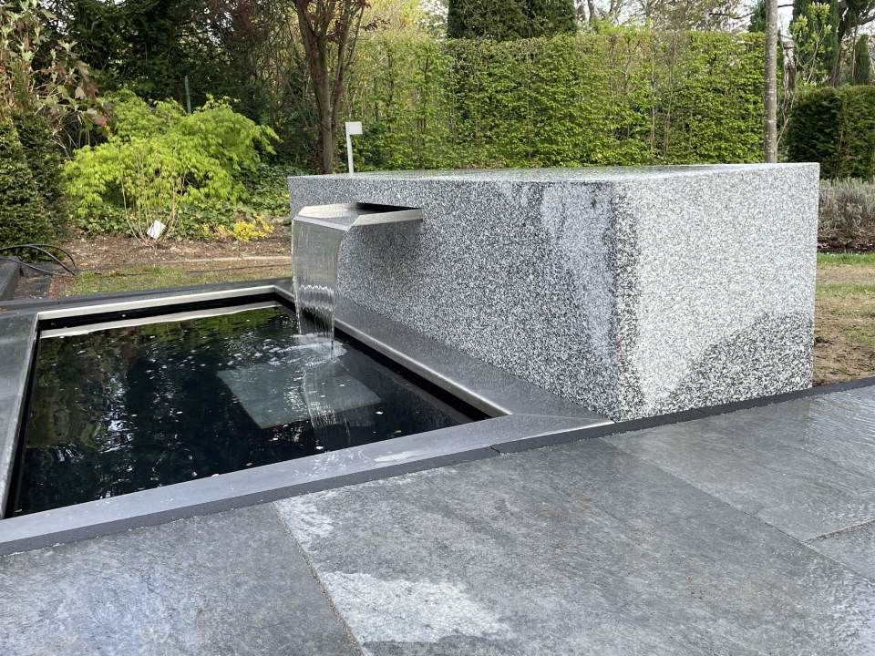 GARTENZEIT GmbH Gartenbauprojekt Brunnen