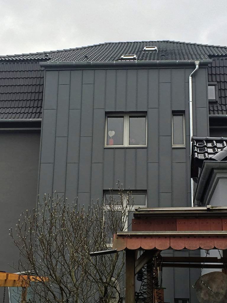 Fassadenverkleidung kleine Platten