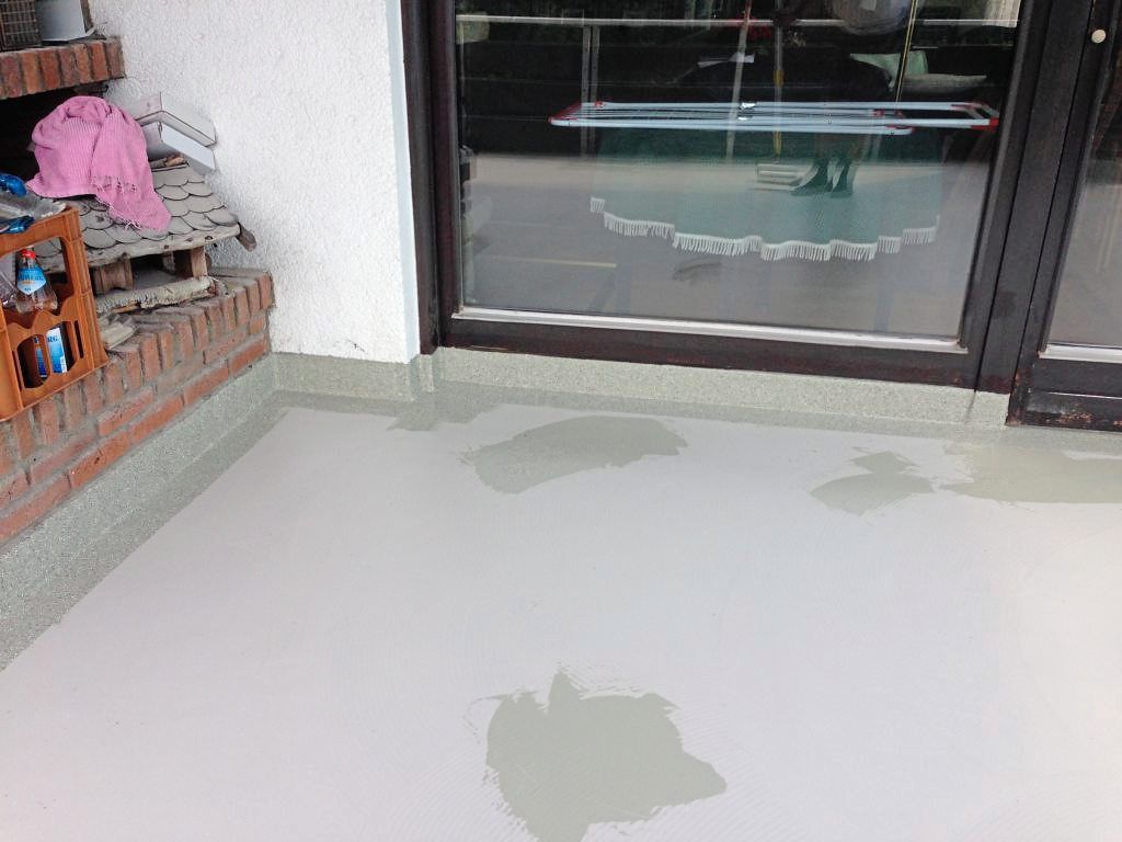 Bodenarbeiten am Balkon