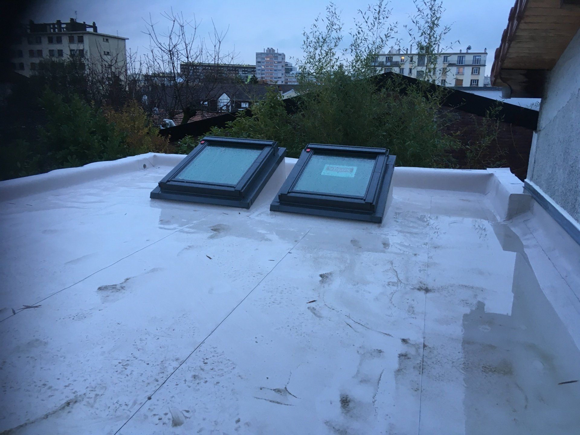 Etanchéité membrane Sika TG 66 15 F sous lestage végétalisation.