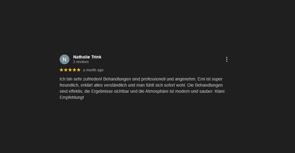Eine Rezension mit 5 Sternen von Nathalie Trink, inklusive deutschem Text und Profilbild.