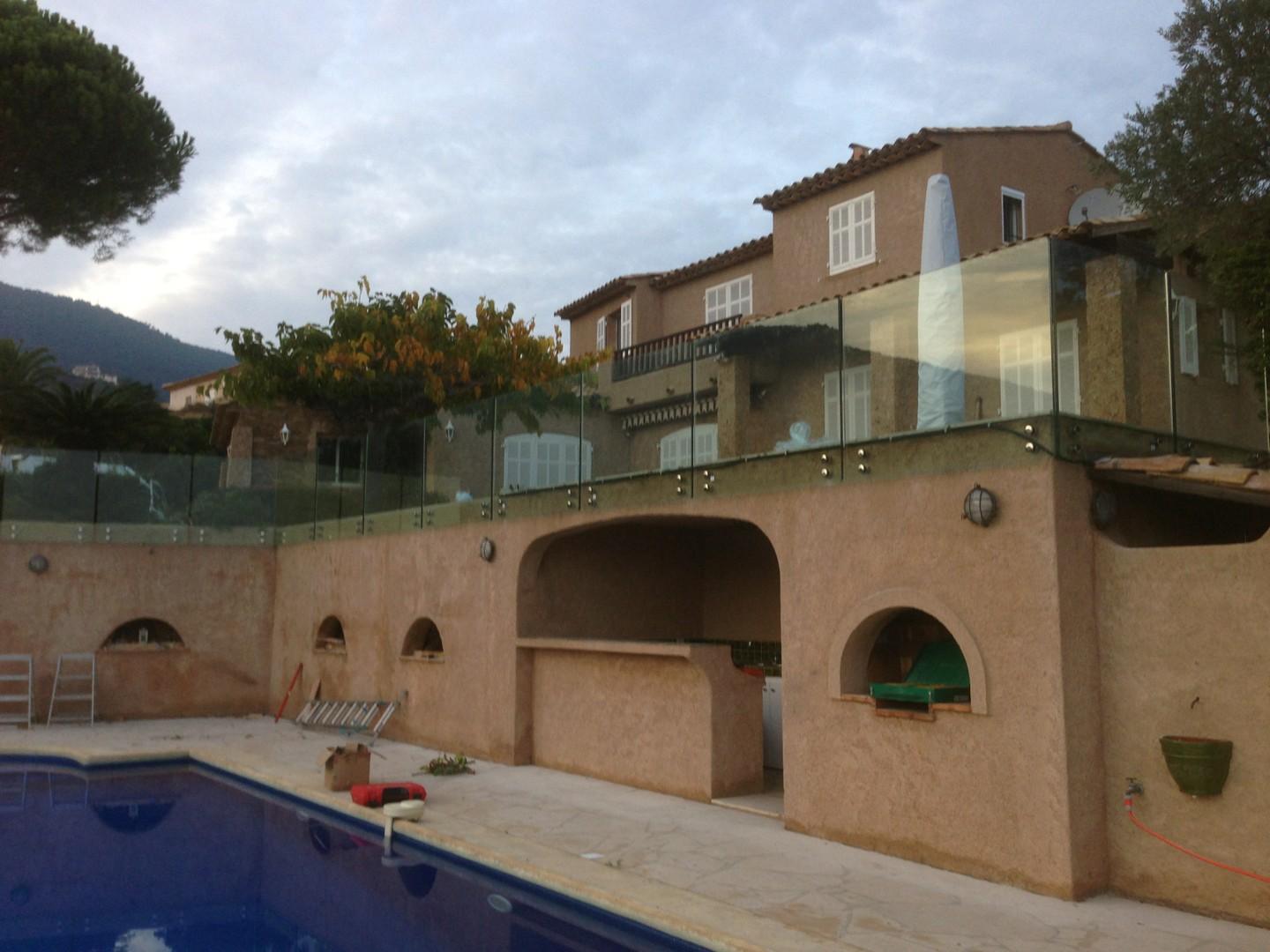 POSE GARDE CORPS EN VERRE