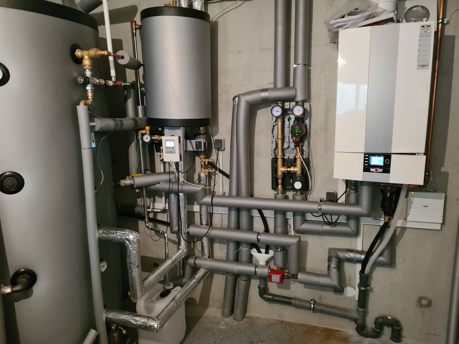 Elektroheizelement im Keller