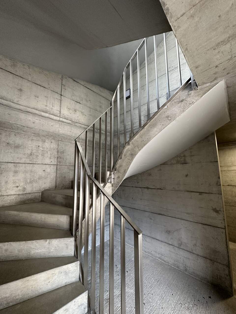 escalier avec rambarde en fer