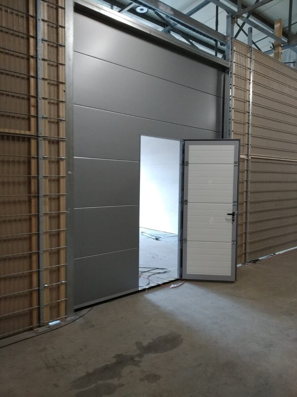 porte sectionnelle grise