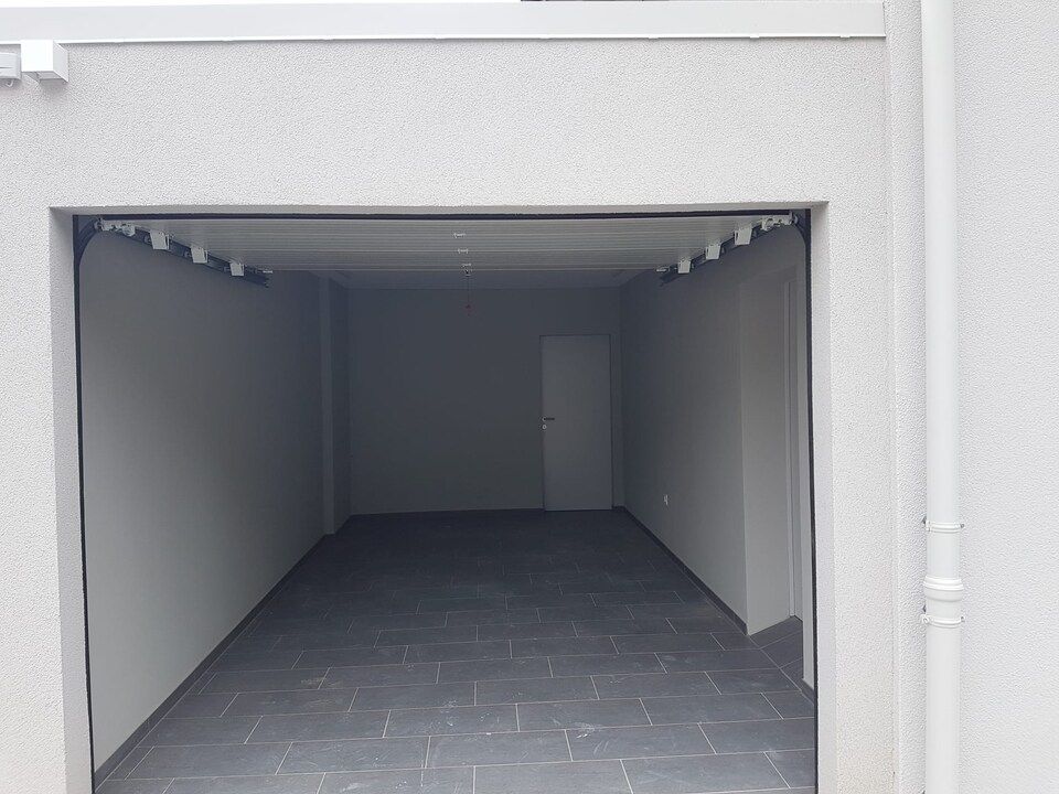 porte sectionnelle d'entrée