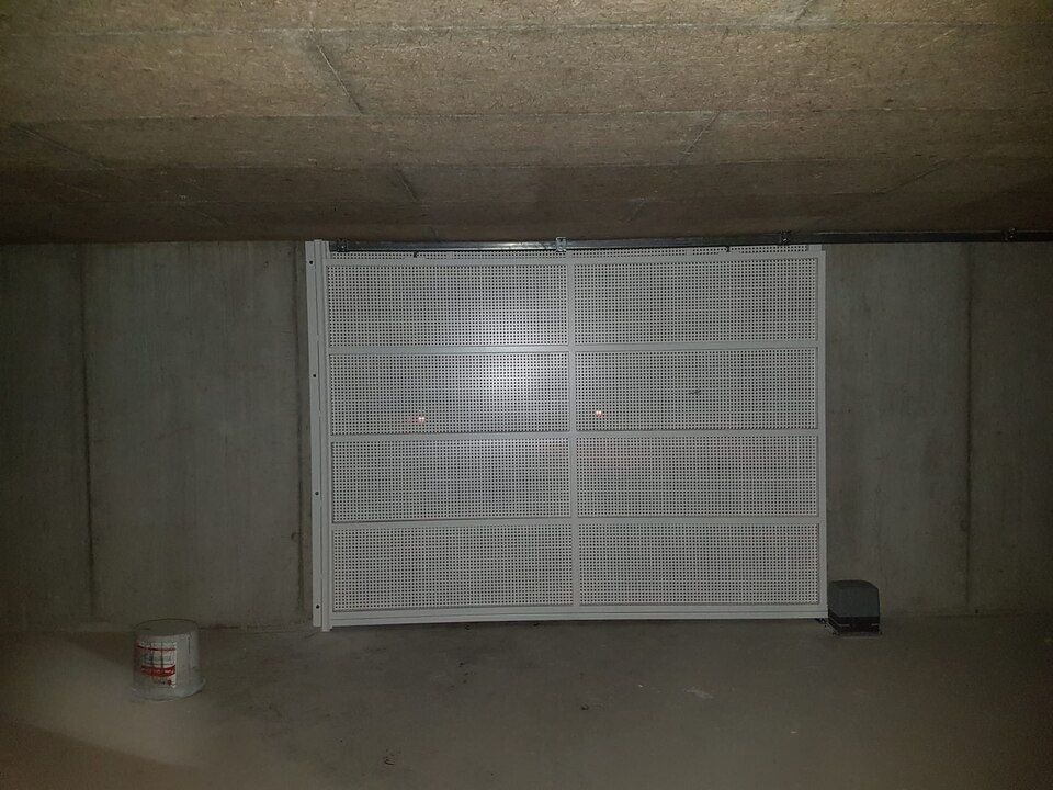 porte sectionnelle blanche