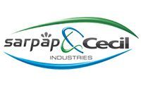 Logo de Sarpap & Cecil Industries, avec un texte stylisé sous un arc vert et bleu.