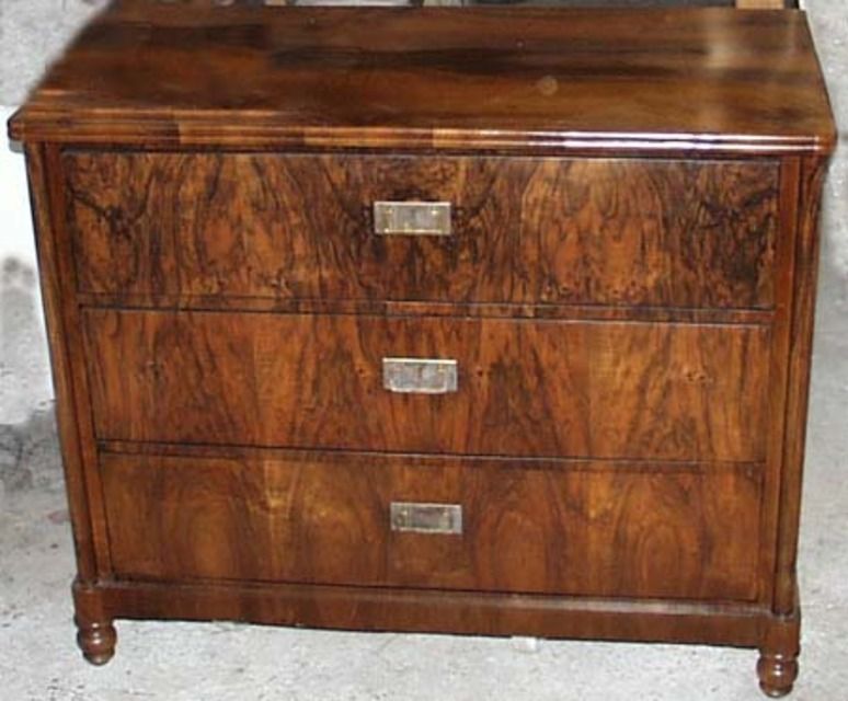 Möbelstück, das von der Tischlerei Klaus Krey GmbH restauriert wurde