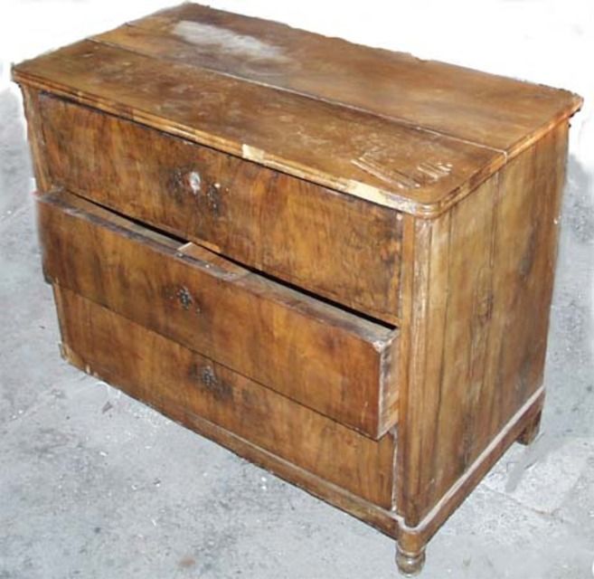 Möbelstück, das von der Tischlerei Klaus Krey GmbH restauriert wurde