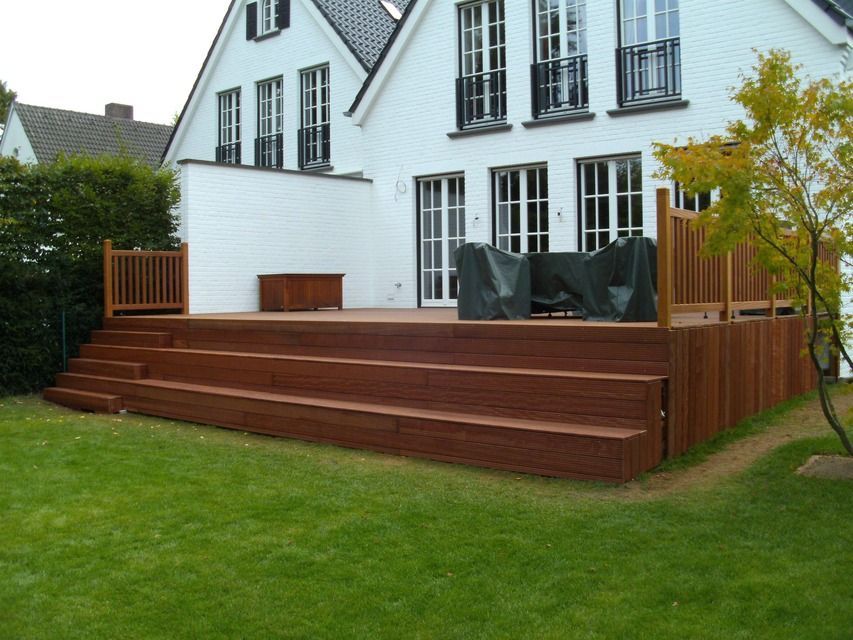 Treppe, die von der Tischlerei Klaus Krey GmbH gebaut wurde