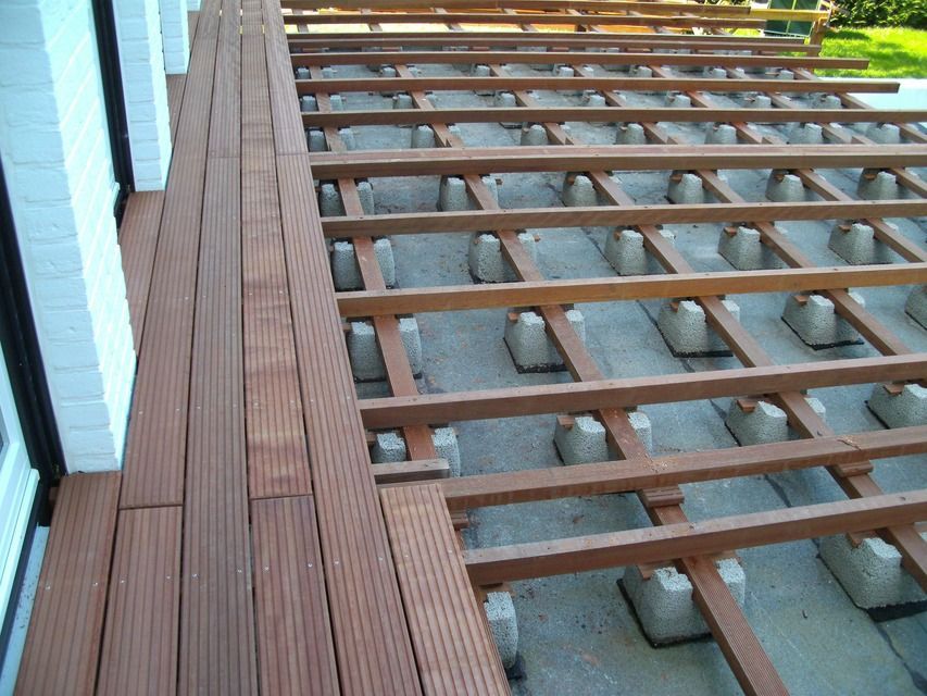 Terrasse, die von der Tischlerei Klaus Krey GmbH gebaut wurde
