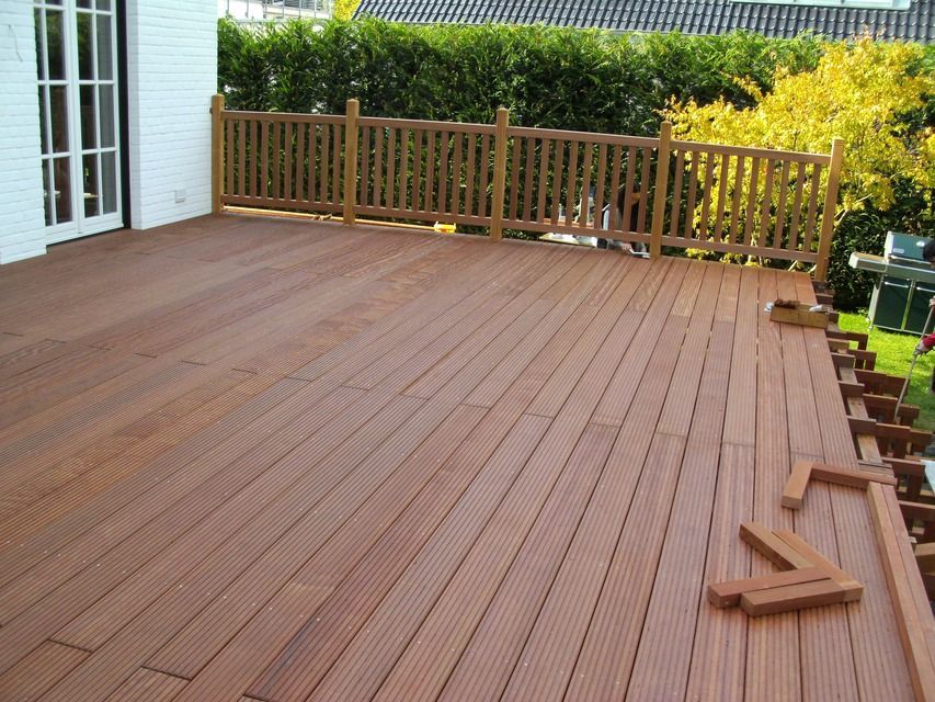 Terrasse, die von der Tischlerei Klaus Krey GmbH gebaut wurde