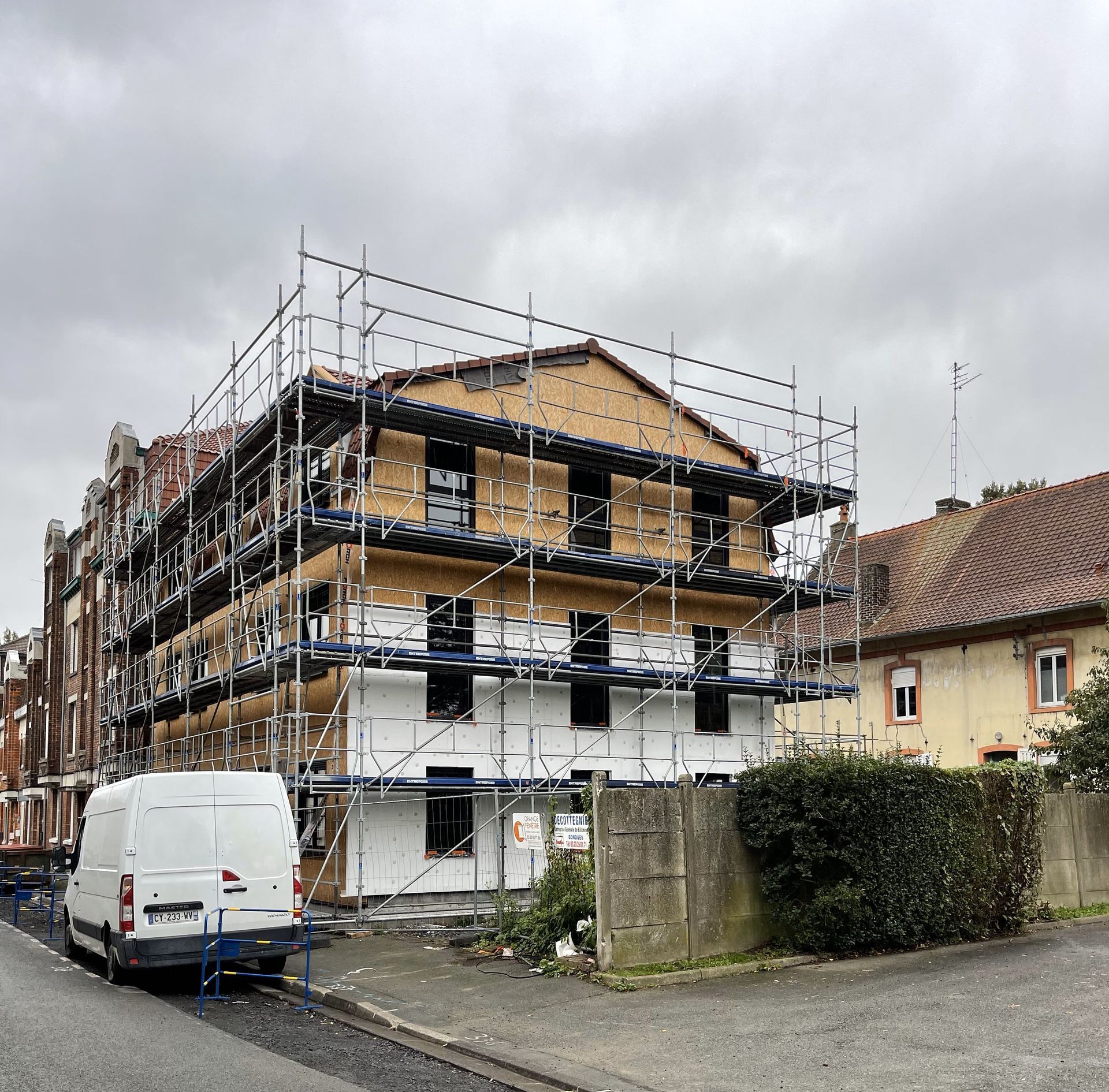 Ravalement de façade avec échaffaudage