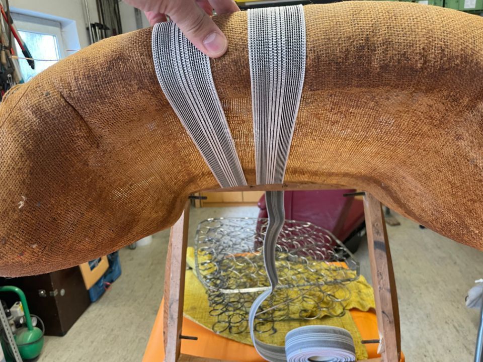 Sesselreparatur von Polsterer Pröbster