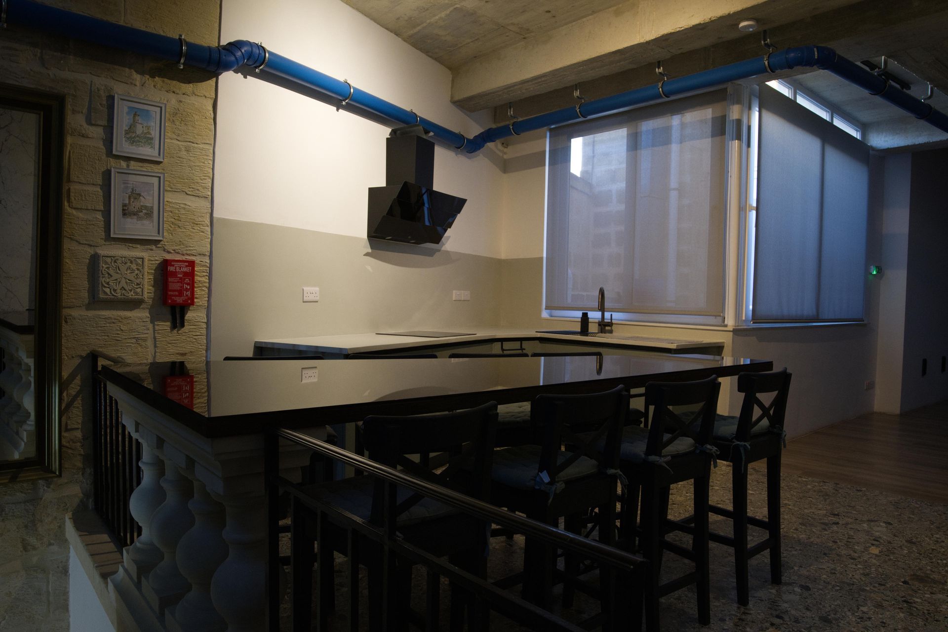 Kitchen with breakfast bar in the evening