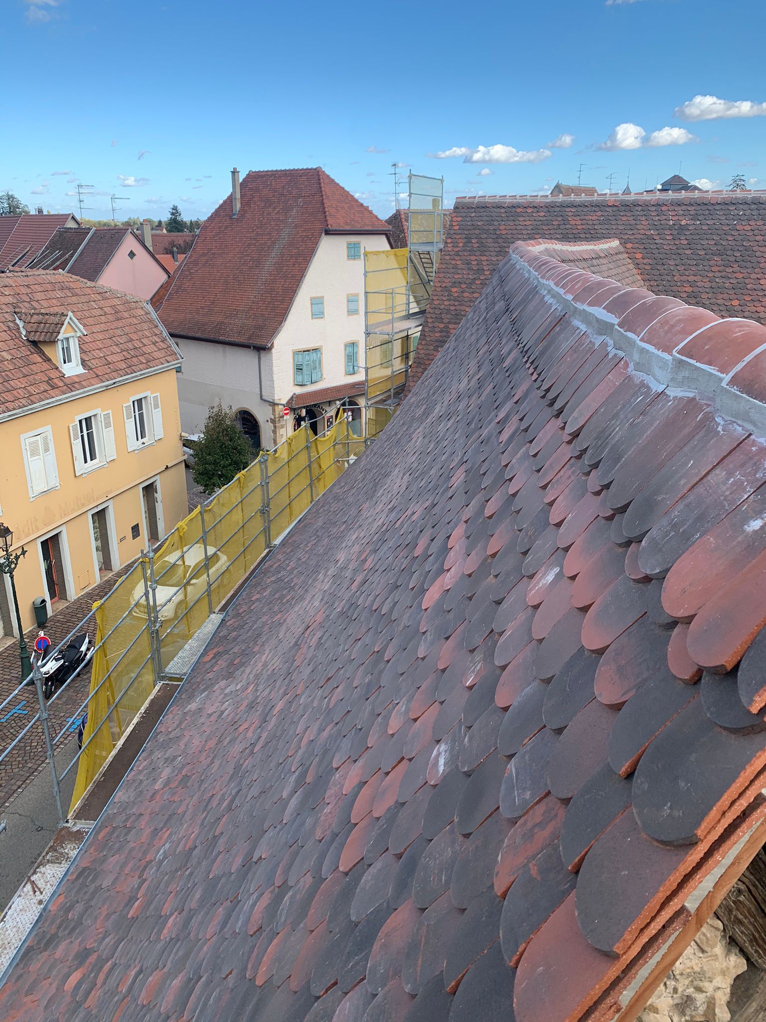 Tuiles sur une toirure