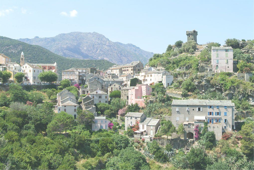 Corse vue sur une colline