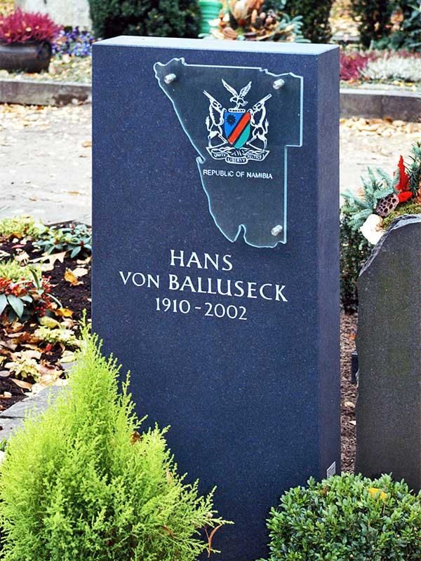 Grabmal, Arbeit vom Steinmetz Splittorf