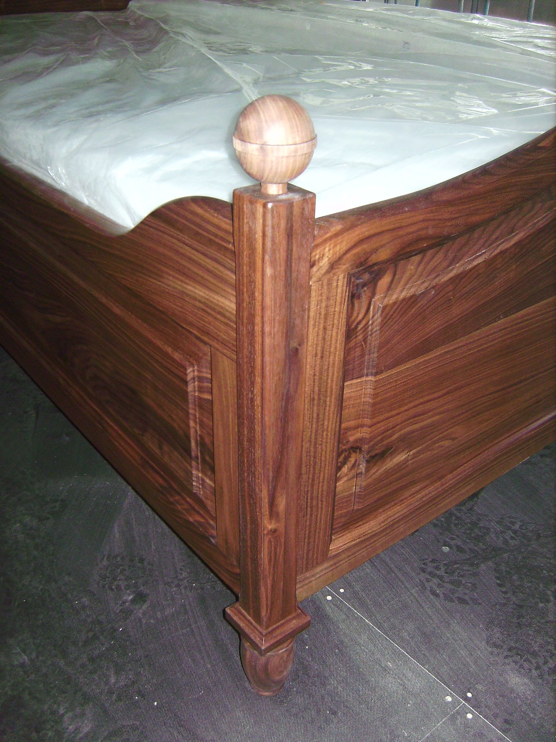 Bettrahmen - H. Ramp Innenausbau GmbH