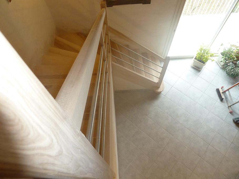 escalier-frêne-marche-arrondie