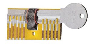 Clé et serrure vue en coupe