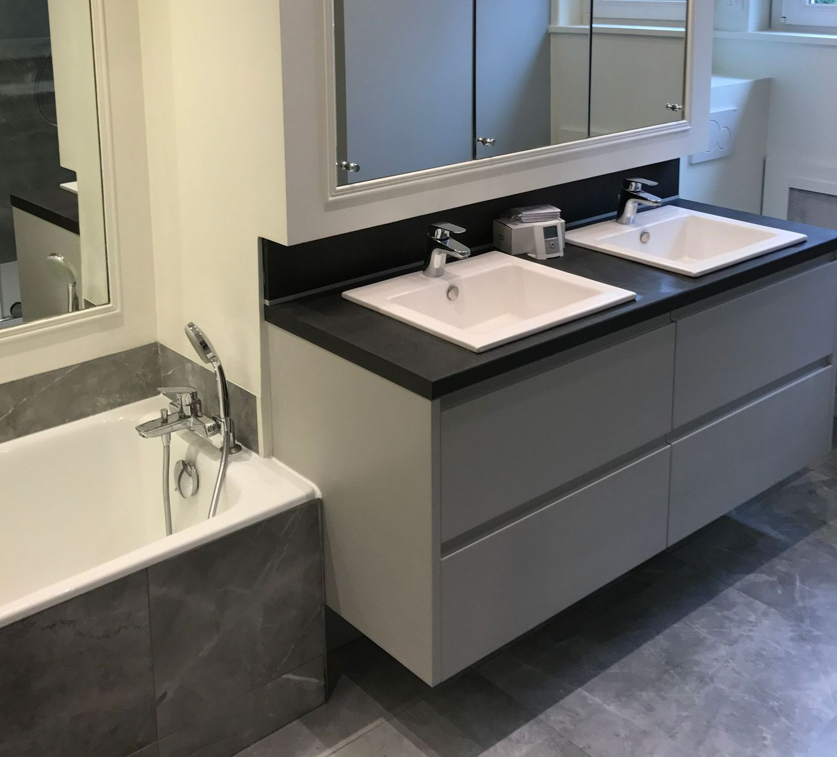 Baignoire et vasques d'évier