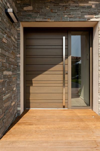 Porte d'entrée en composite, imitation bois