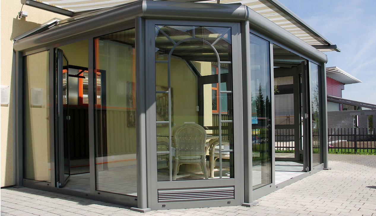 Véranda vitrée en alu gris anthracite